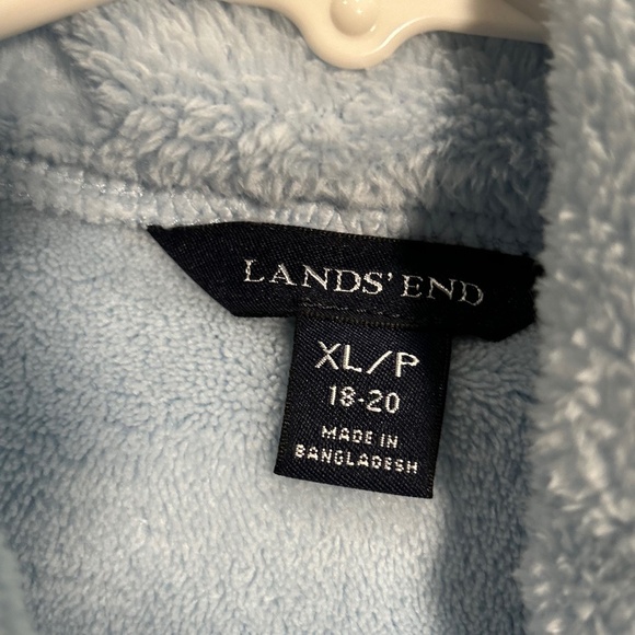 🔴Baby Blue Plush Pull Over - Picture 11 of 13